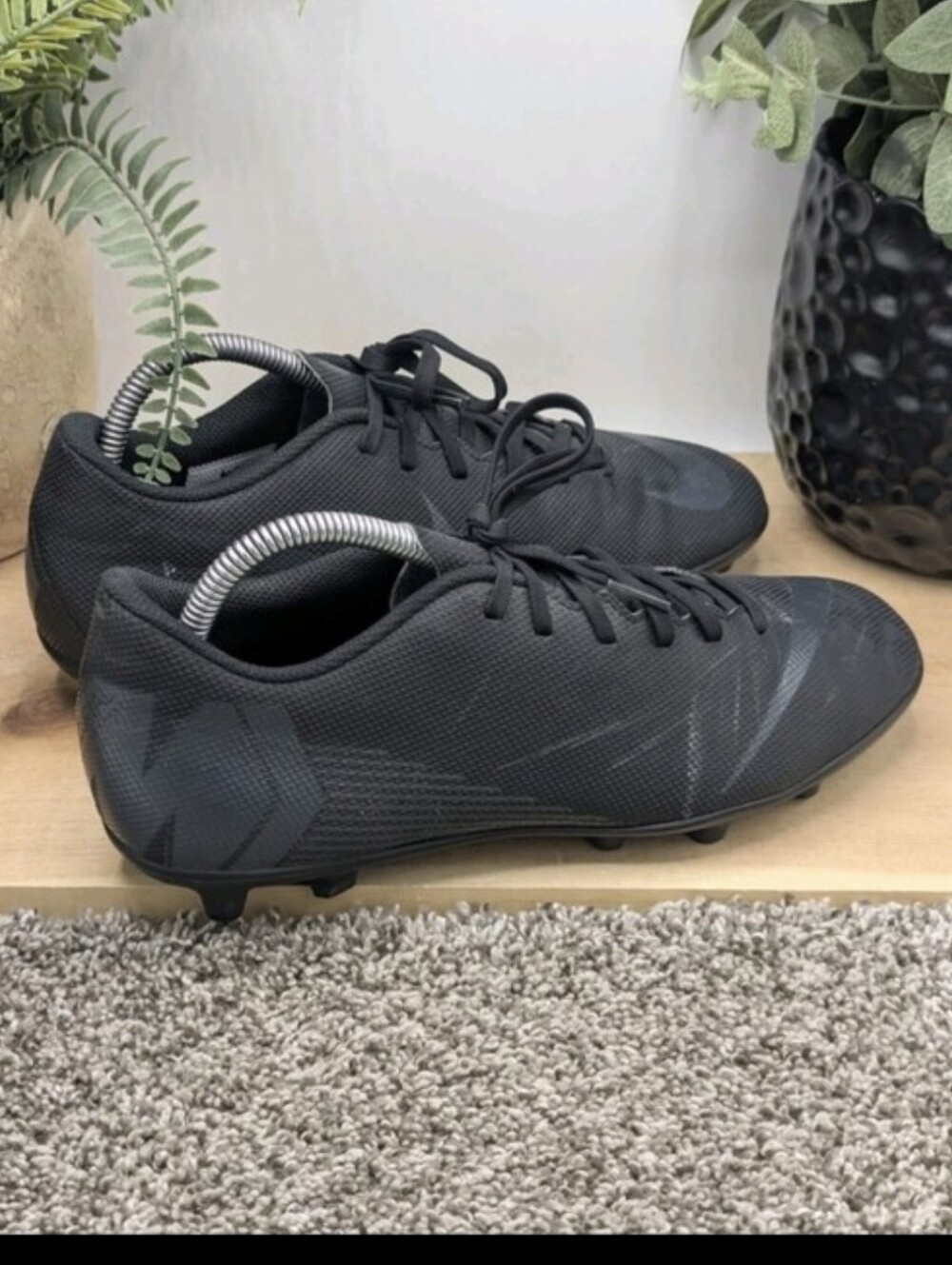 Nike Mercurial Vapor 12 Men's Size 8  Soccer Shoes Black Cleats Sports